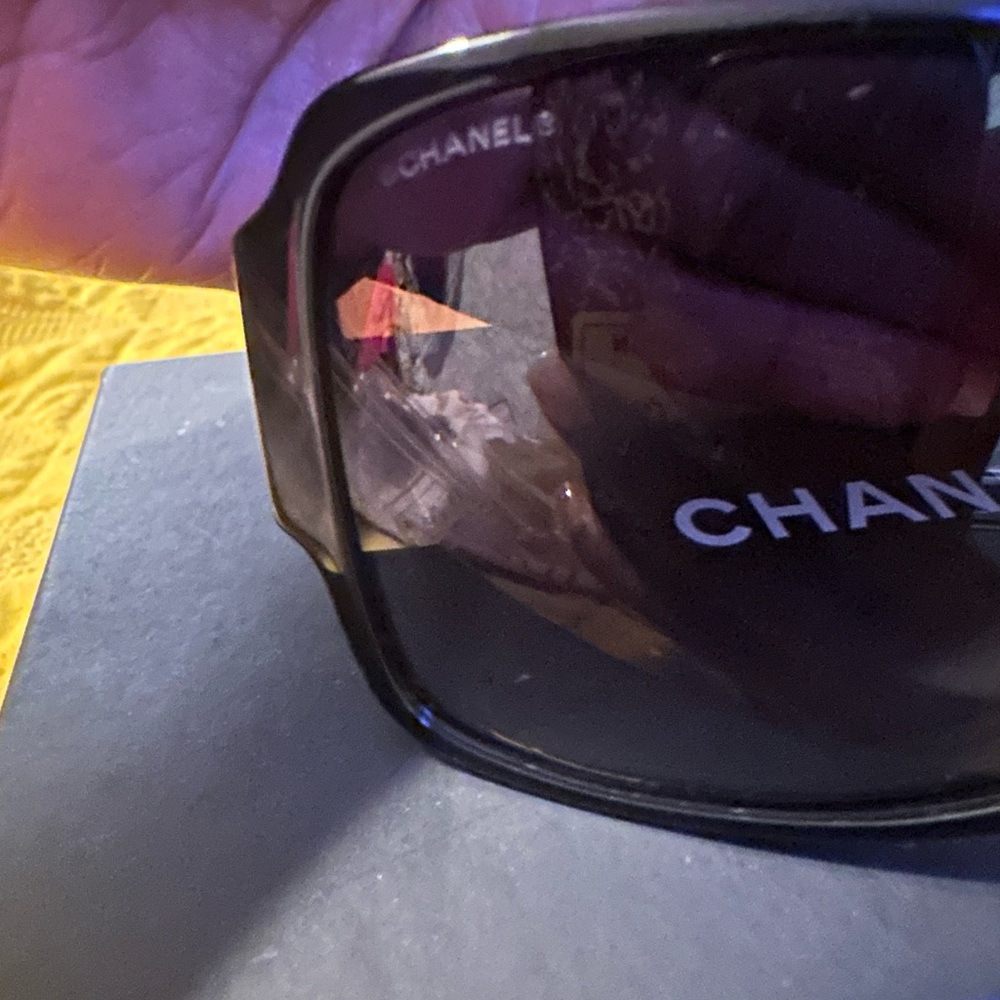 Authentic Chanel sunnies